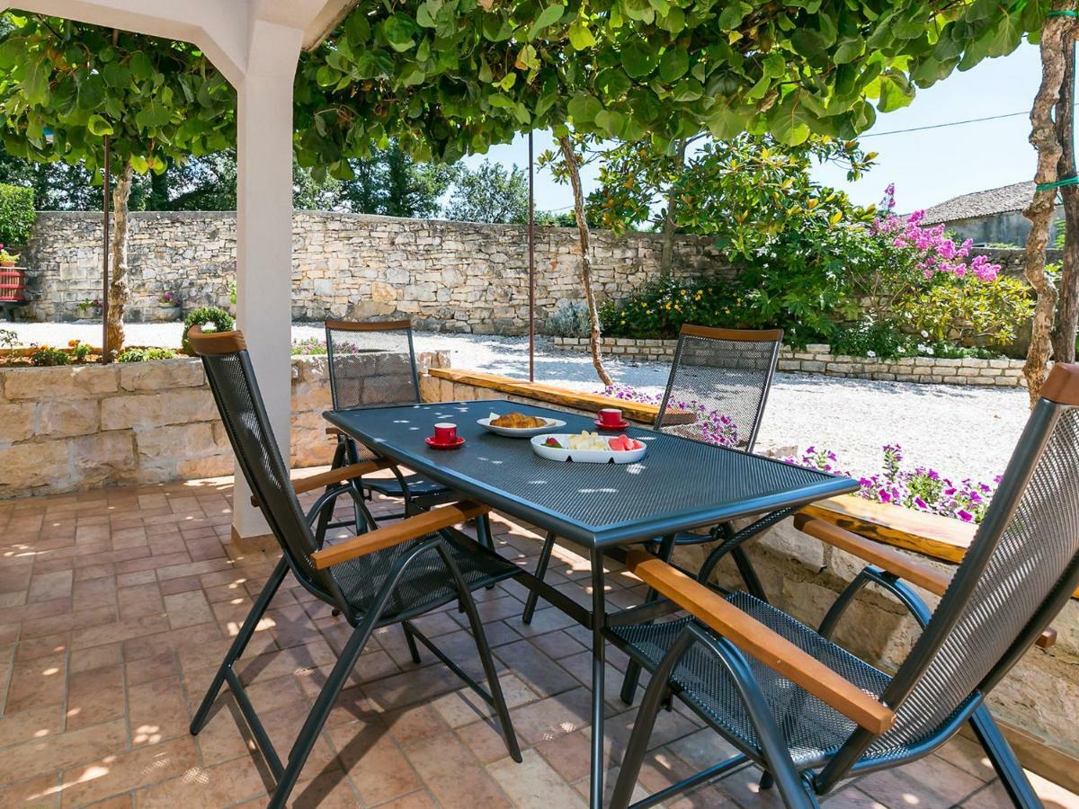 Ninas - Free Wine&Spirit Tasting Apartamento Višnjan Exterior foto